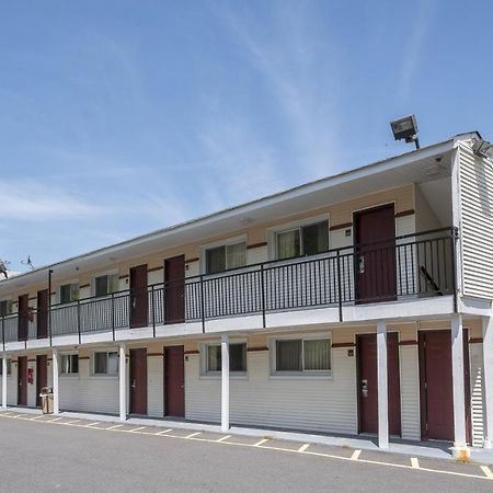 Red Roof Inn Neptune - Jersey Shore Екстериор снимка