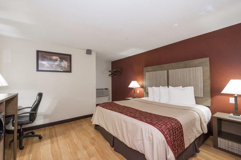 Red Roof Inn Neptune - Jersey Shore Екстериор снимка