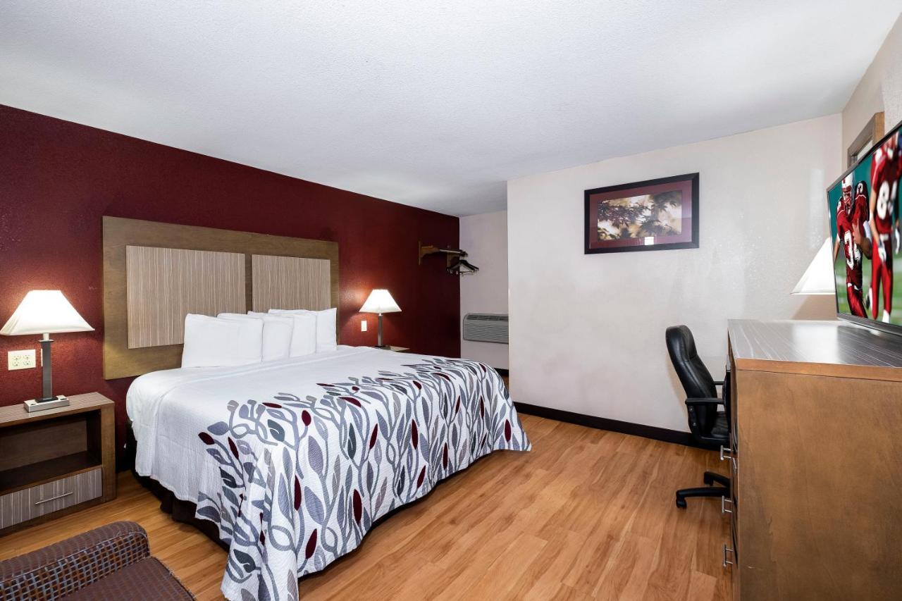 Red Roof Inn Neptune - Jersey Shore Екстериор снимка