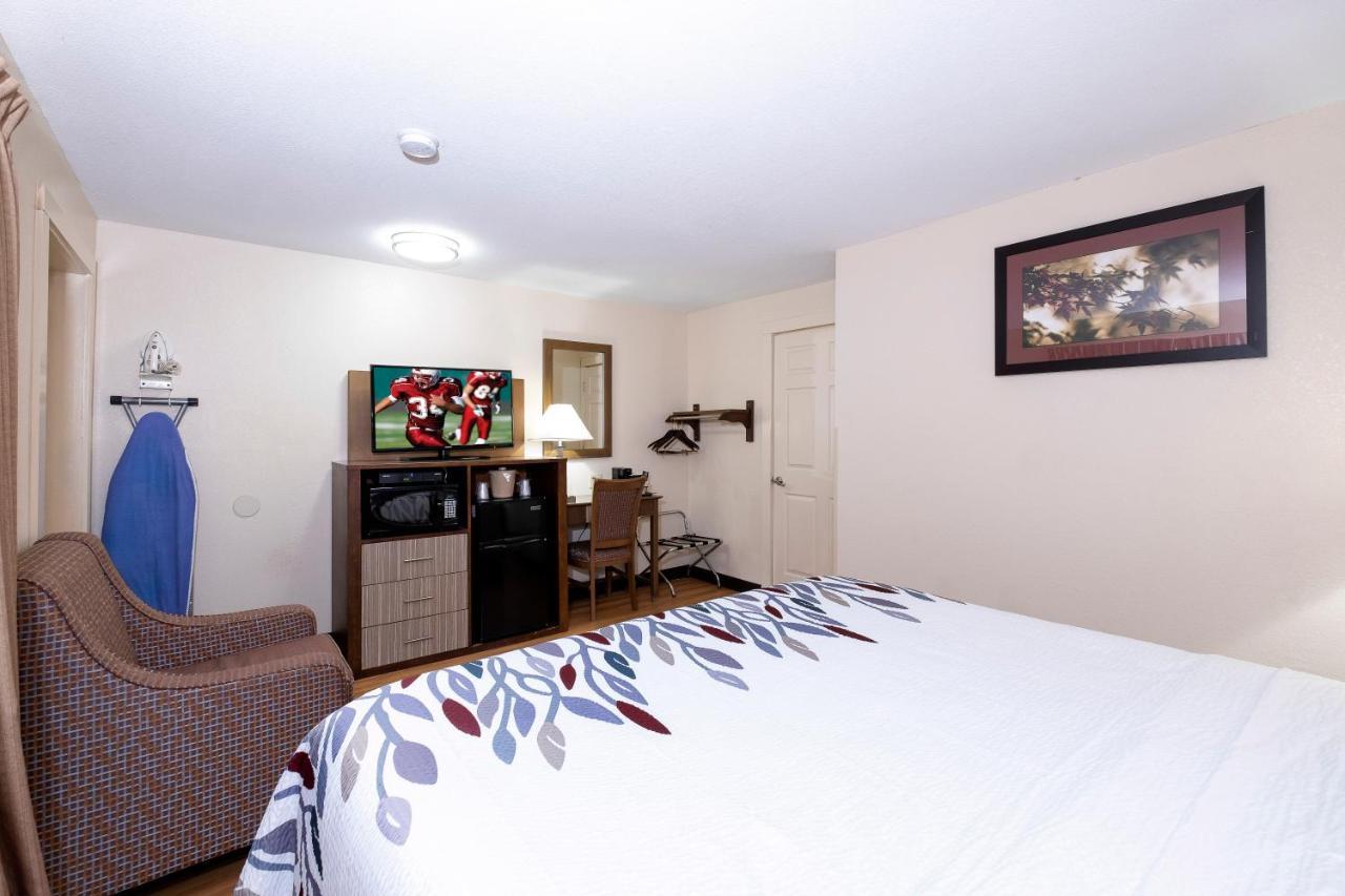 Red Roof Inn Neptune - Jersey Shore Екстериор снимка