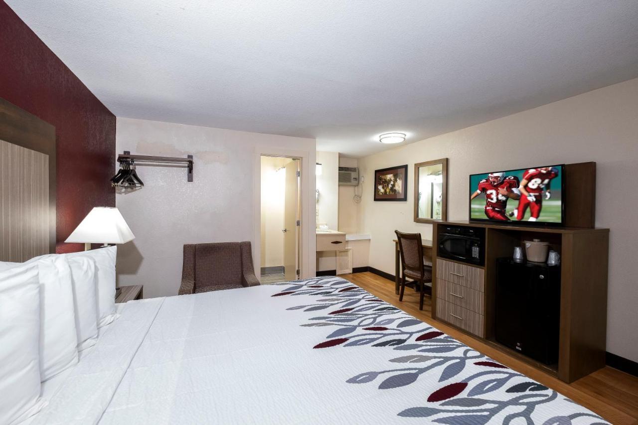 Red Roof Inn Neptune - Jersey Shore Екстериор снимка