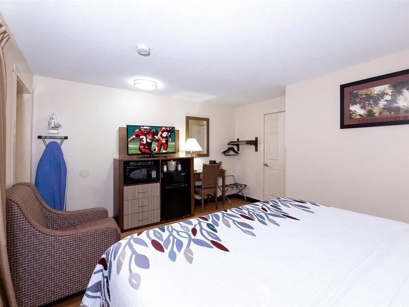 Red Roof Inn Neptune - Jersey Shore Екстериор снимка